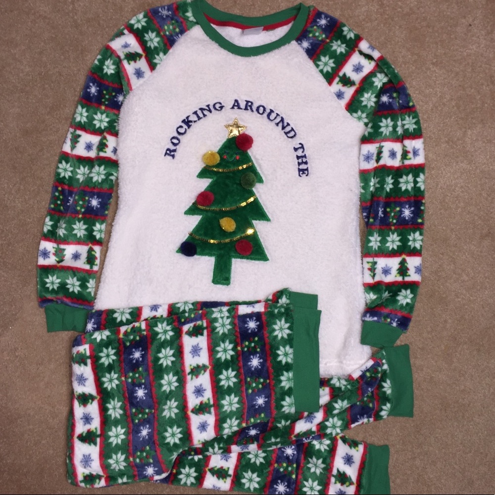 ROCKING AROUND THE TREE 🌲 Super Soft Pajamas - Picture 1 of 3